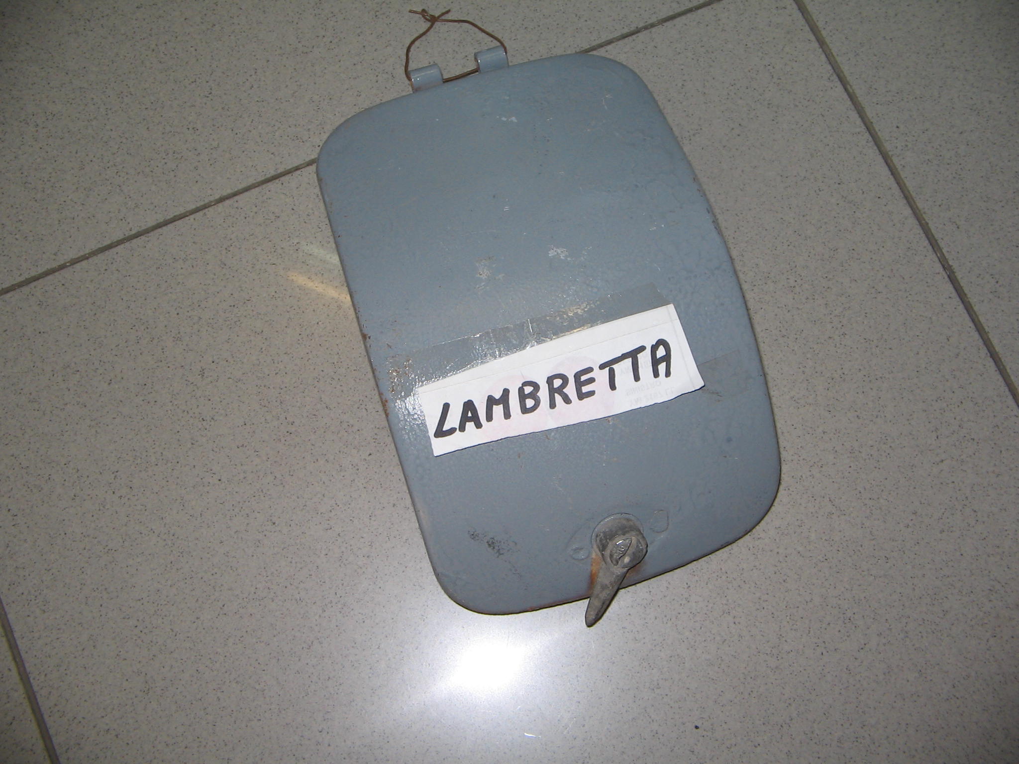 COPERCHIO PORTAOGGETTI LAMBRETTA N.411